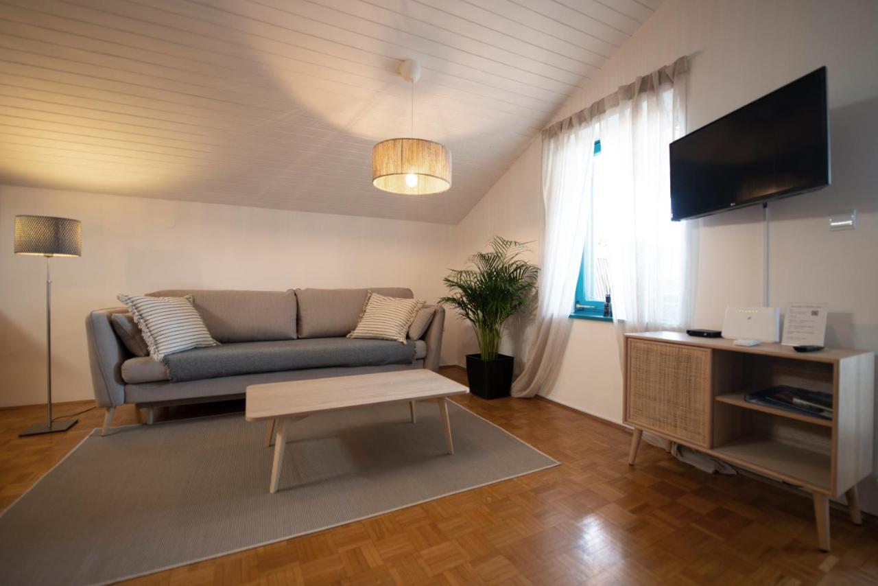 Modra Luna- Apartment With Terrace Ізола Екстер'єр фото