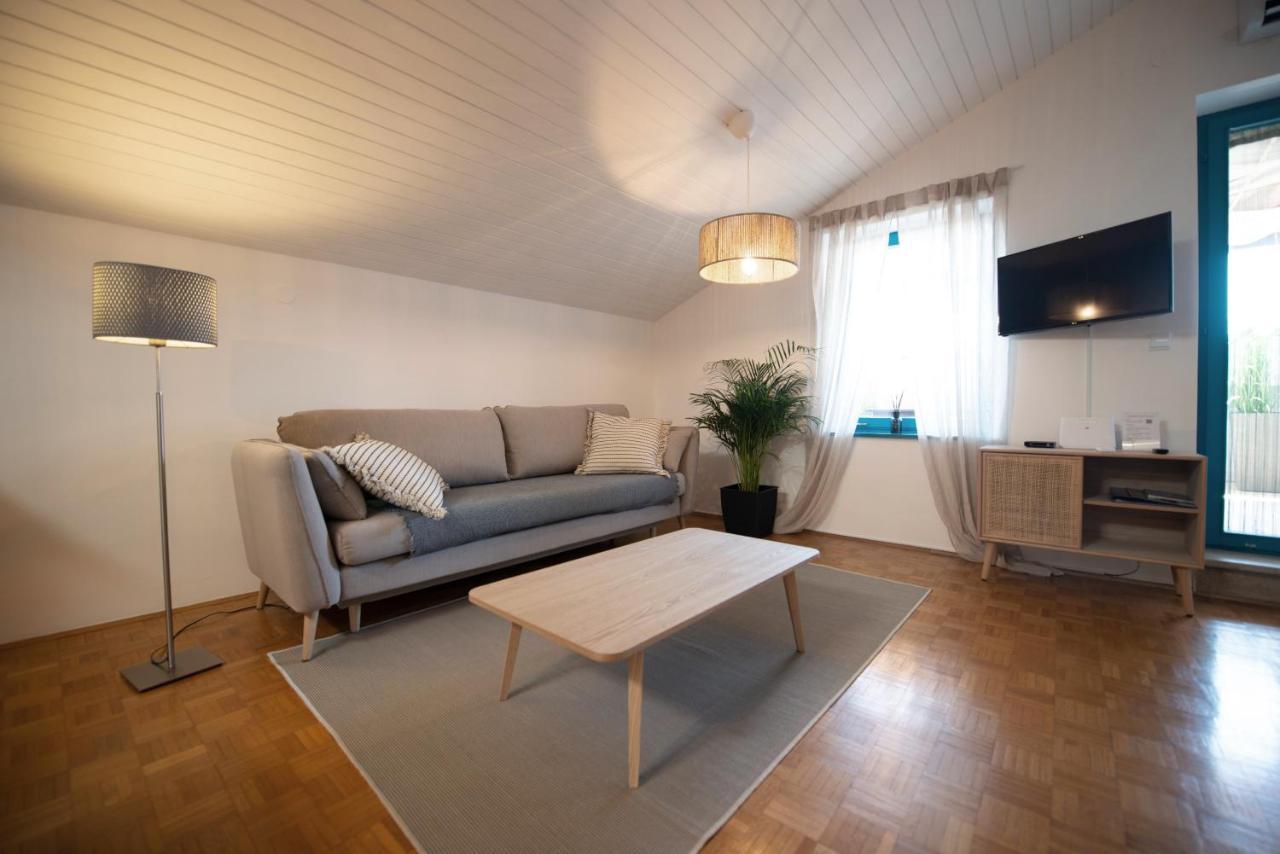 Modra Luna- Apartment With Terrace Ізола Екстер'єр фото